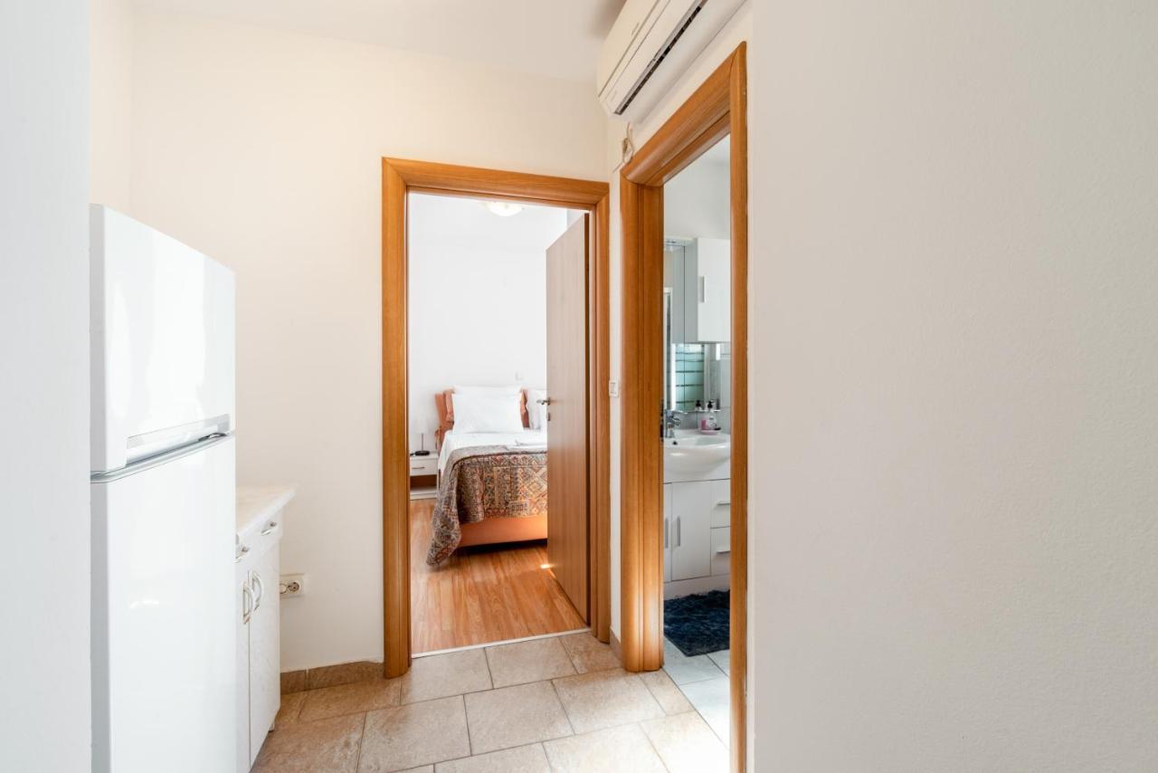 Apartments With A Parking Space Lopar, Rab - 14070 Ngoại thất bức ảnh