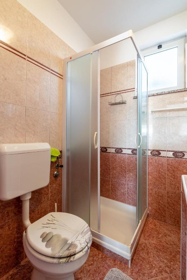 Apartments With A Parking Space Lopar, Rab - 14070 Ngoại thất bức ảnh