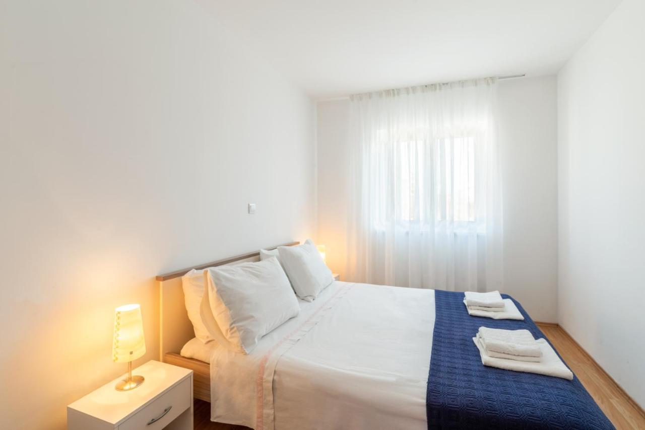 Apartments With A Parking Space Lopar, Rab - 14070 Ngoại thất bức ảnh