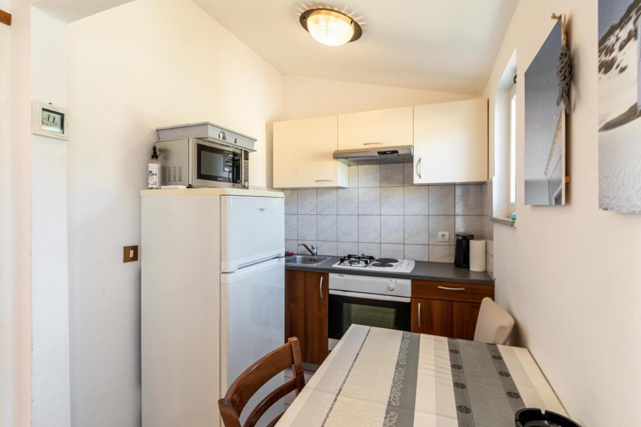 Apartments With A Parking Space Lopar, Rab - 14070 Ngoại thất bức ảnh
